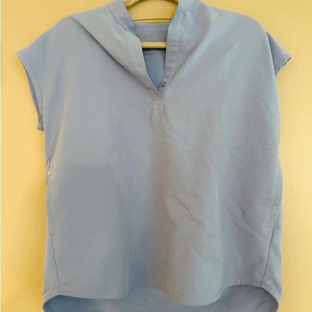 Ceil Blue Figs Cap Sleeve Scrub Top